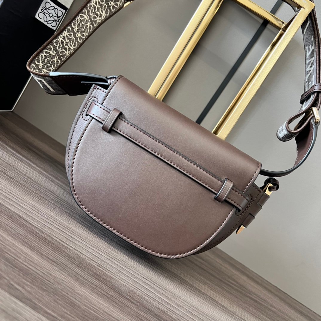 Handbag/Shoulder Bag Size 21x12.5x9.5cm