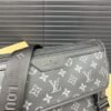Flap shoulder bag 22 x 33 cm.