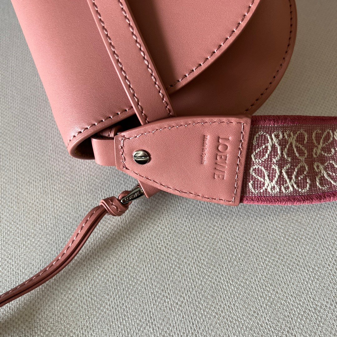 Handbag/Shoulder Bag Size 21x12.5x9.5cm