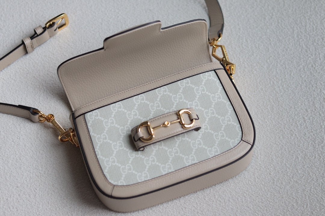 Handbag/Shoulder Bag Size  20.5x14x5cm