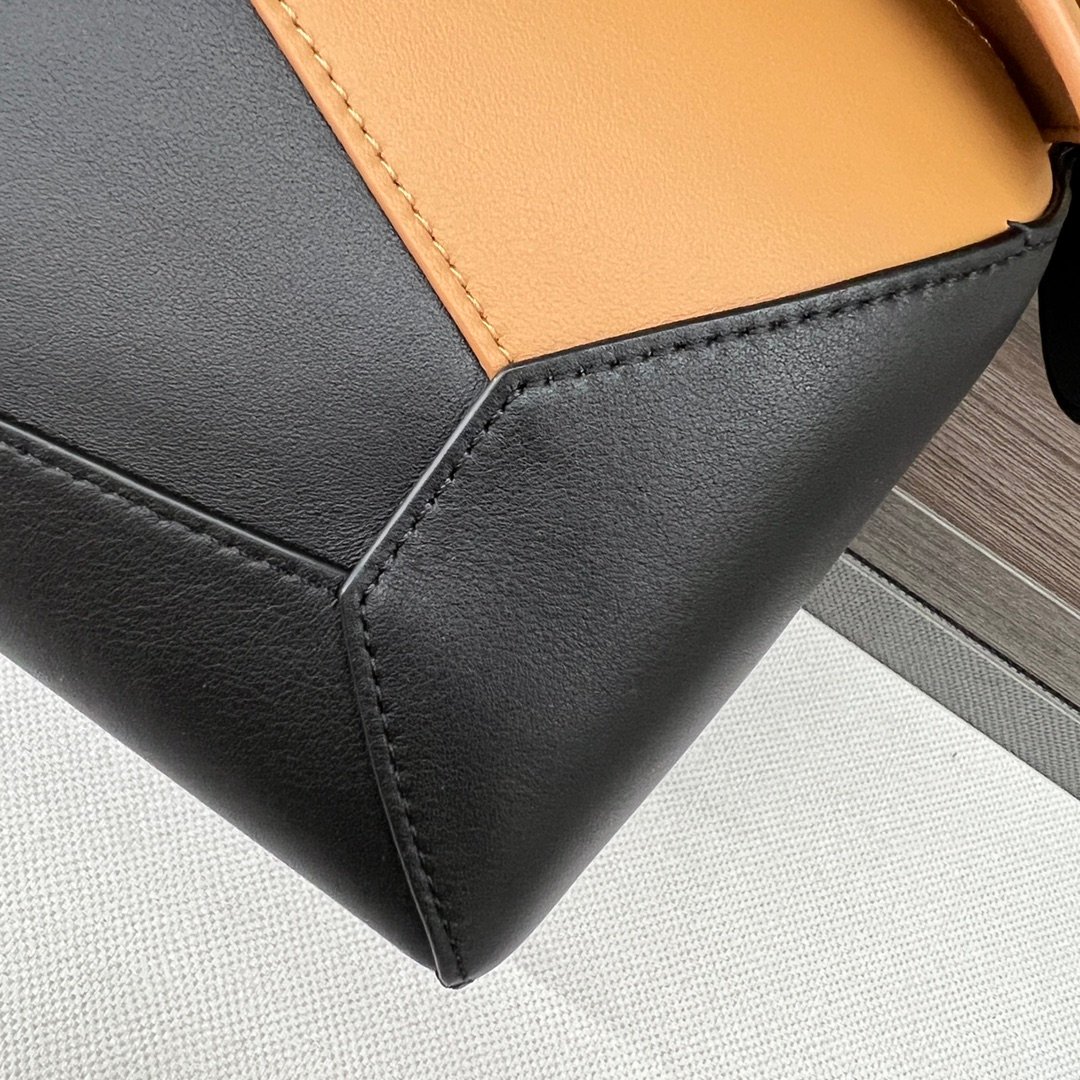 Handbag/Shoulder Bag Size 24*10.5*16CM