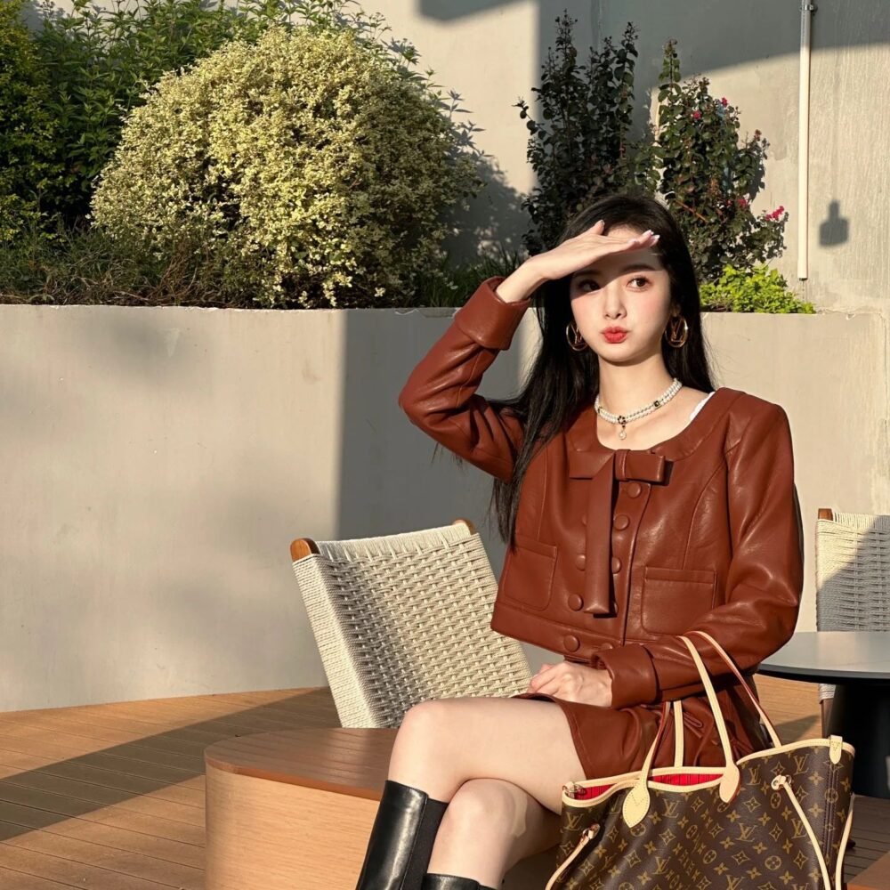Reversible handbag Specifications: 32*29*17
