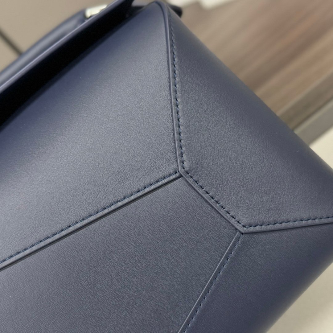 Handbag/Shoulder Bag Size 33*14.7*21.5cm