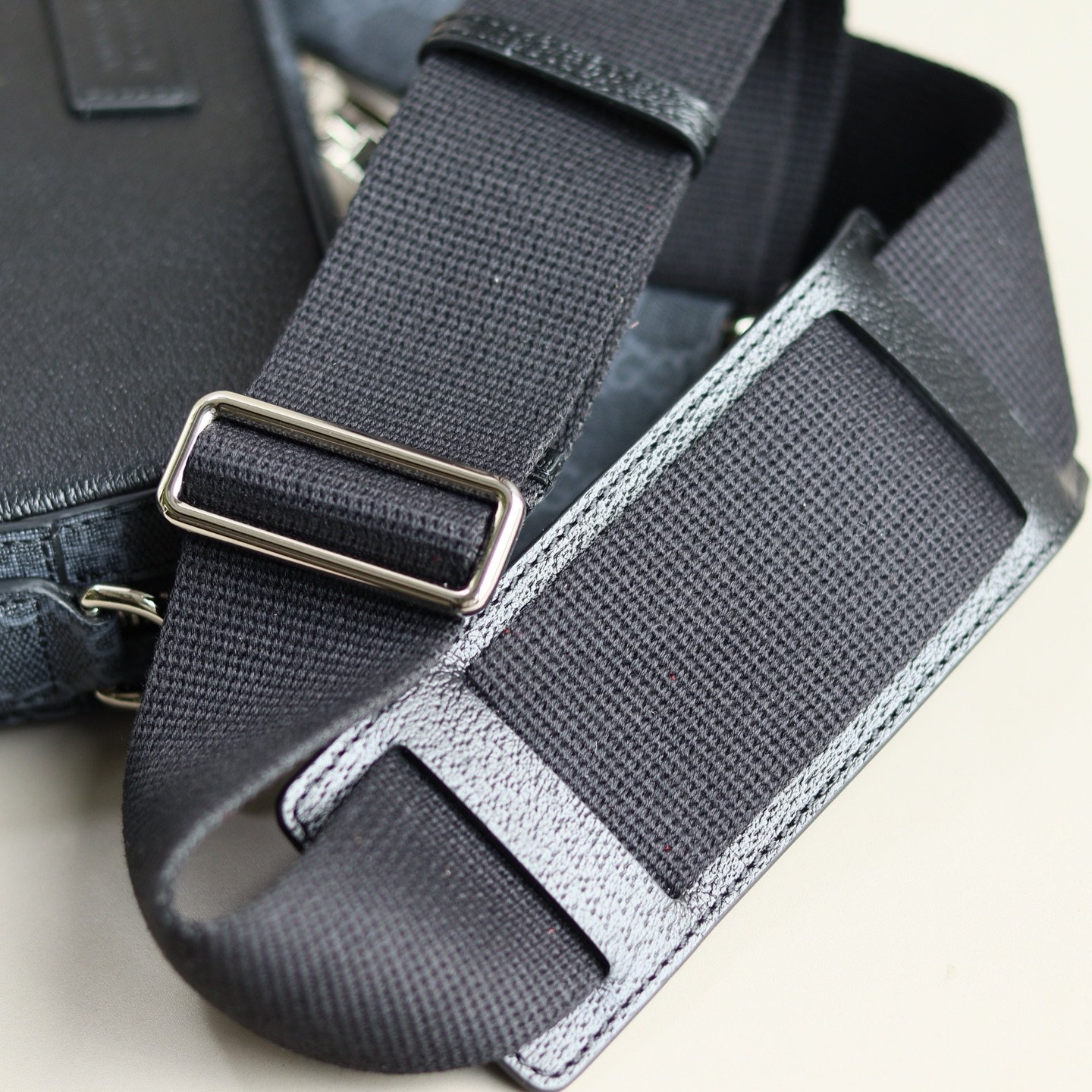 Handbag/Shoulder Bag Size  24x16.5x4.5cm