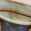 Pre-owned handbag specifications: 23*15*25