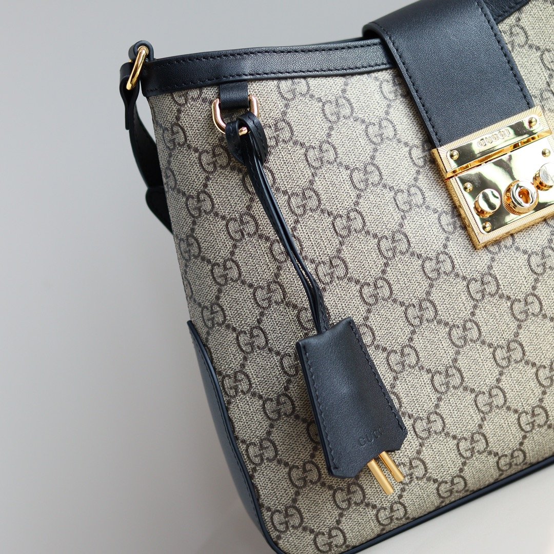 Handbag/Shoulder Bag Size  32.5x 24x 5.5cm