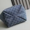 Handbag/Shoulder Bag Size   22x19x18cm