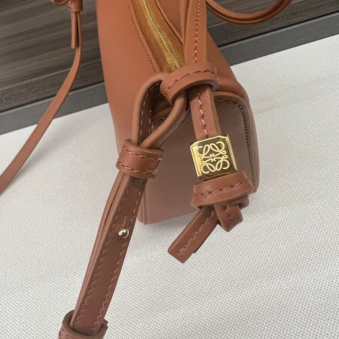 Handbag/Shoulder Bag Size 28*17*9.5CM
