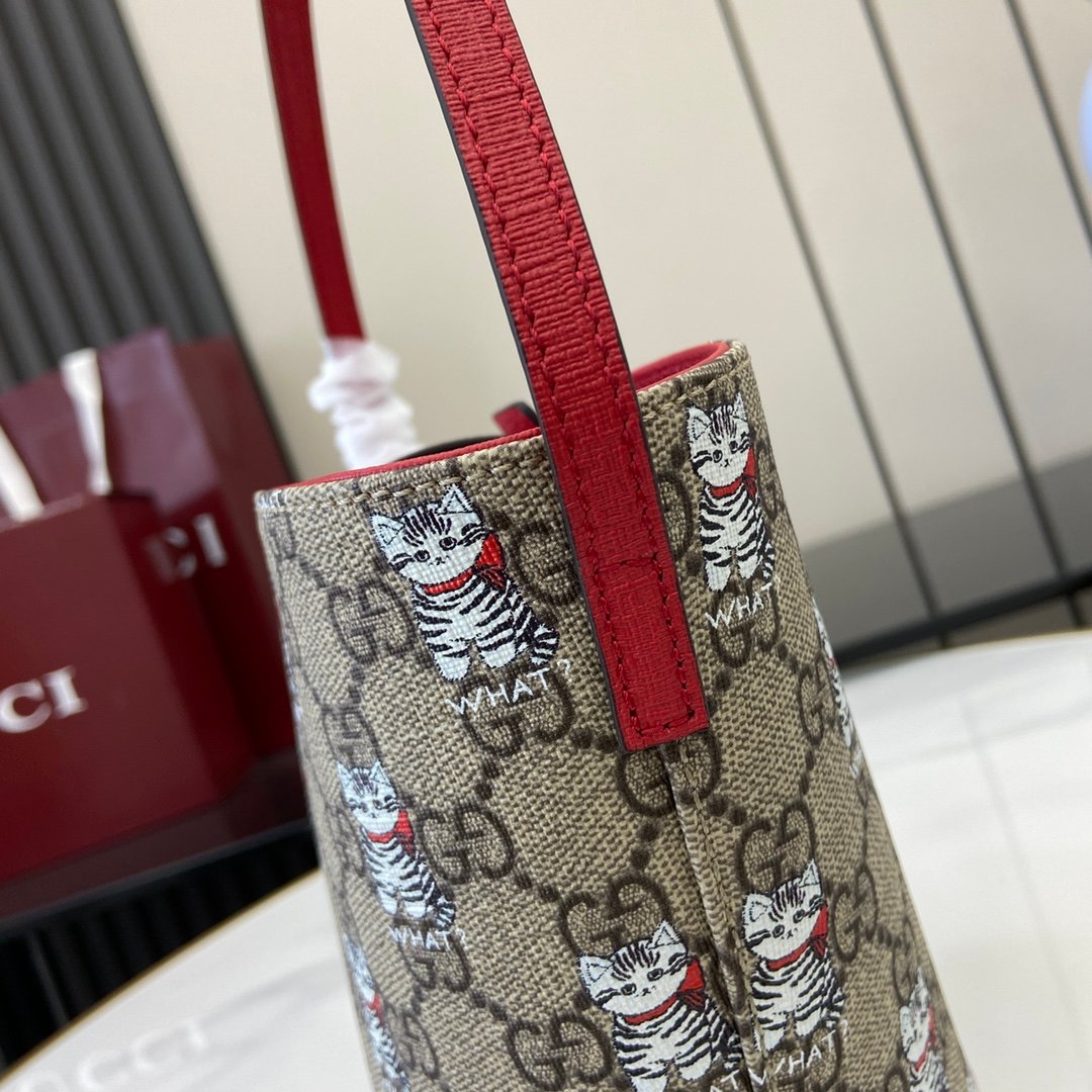Handbag/Shoulder Bag Size  18.5x 16.5x 7.5