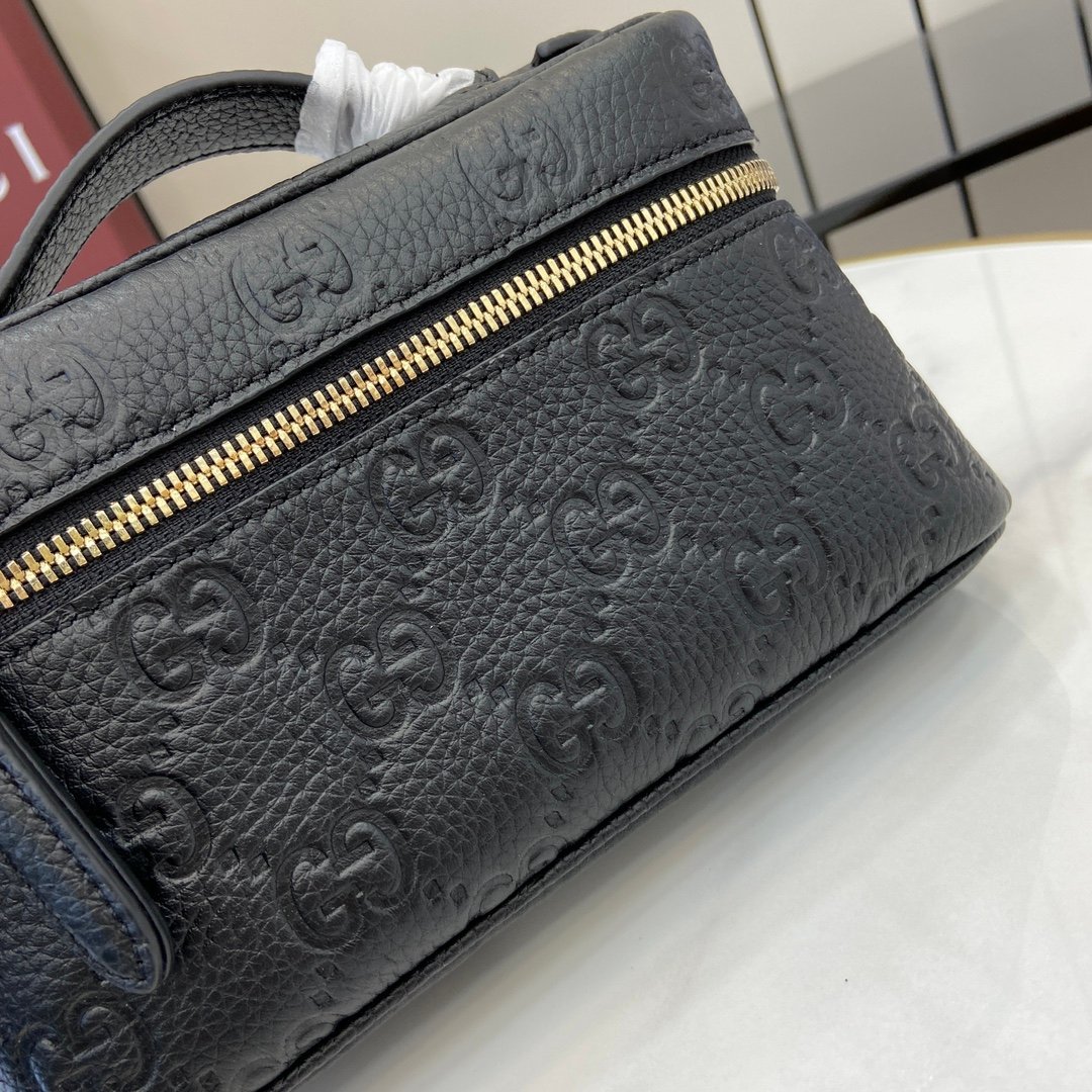 Handbag/Shoulder Bag Size 20x 12x 5cm
