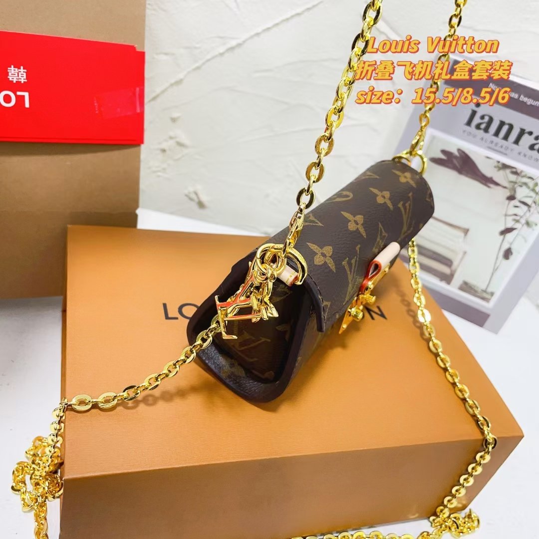 Shoulder bag specifications: 16*9*6cm
