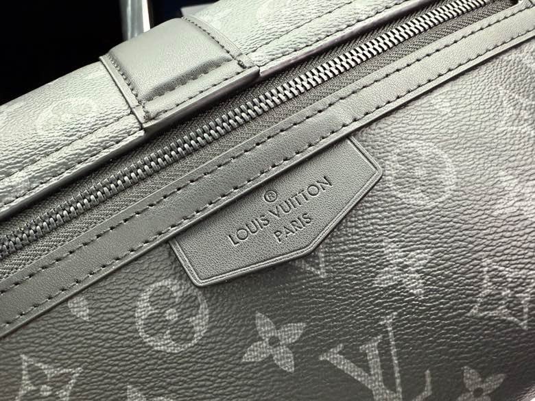 Crossbody bag over the shoulder Size: 28x16x10cm