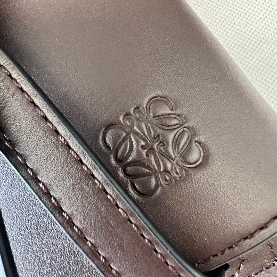 Handbag/Shoulder Bag Size 21x12.5x9.5cm