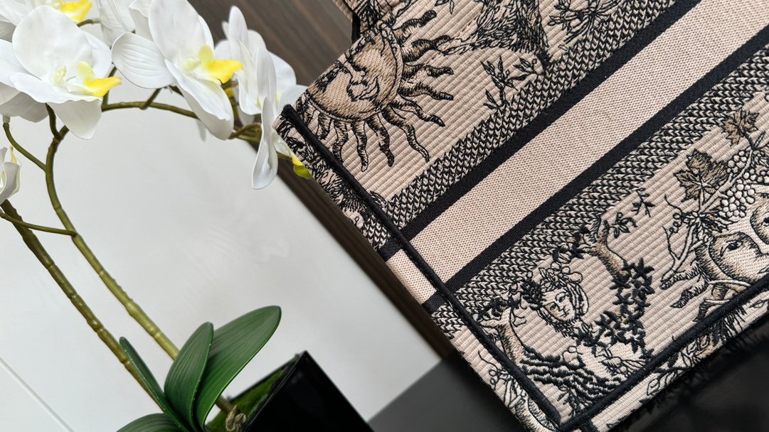 Handbag/Shoulder Bag Size 26×8×22cm