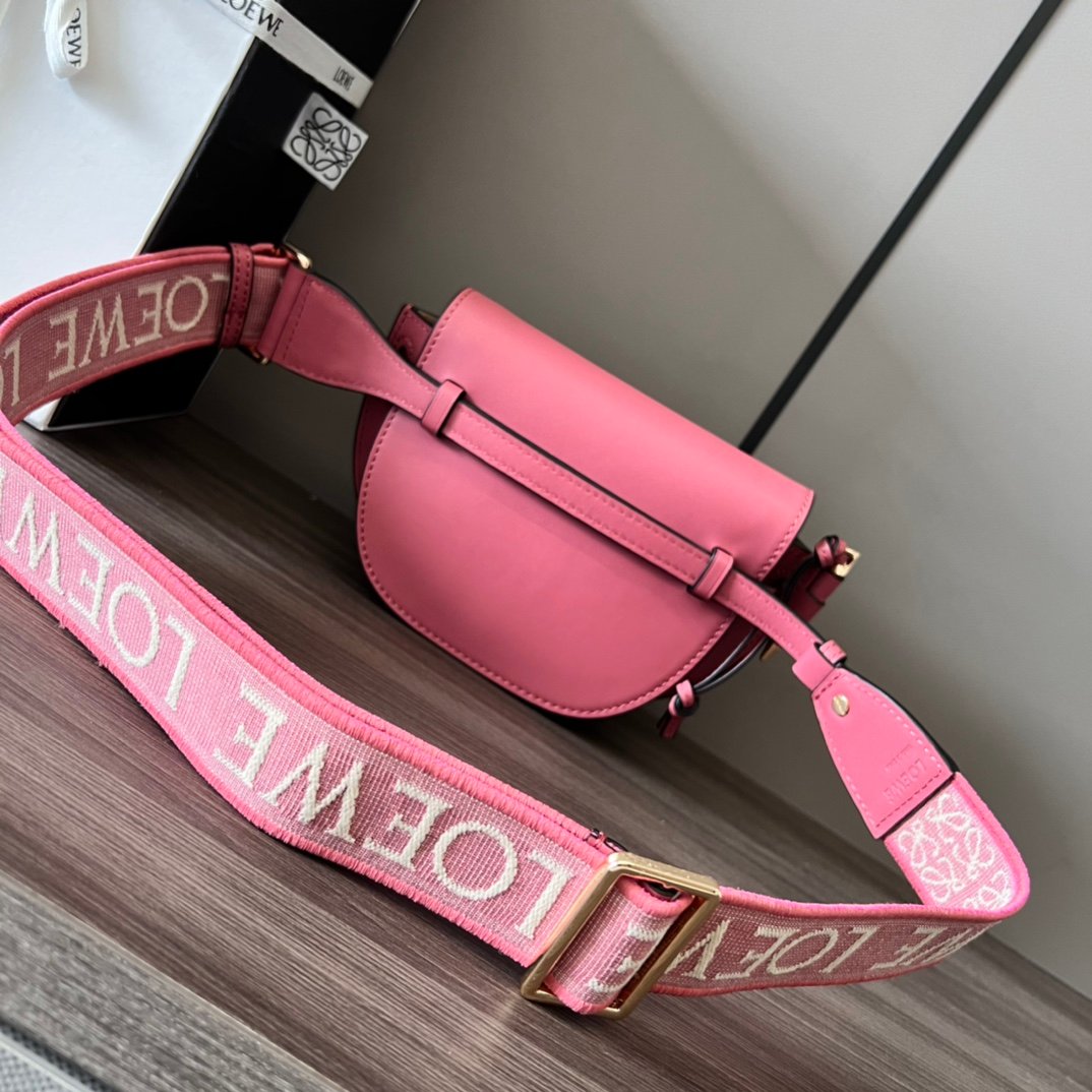 Handbag/Shoulder Bag Size 21x12.5x9.5cm