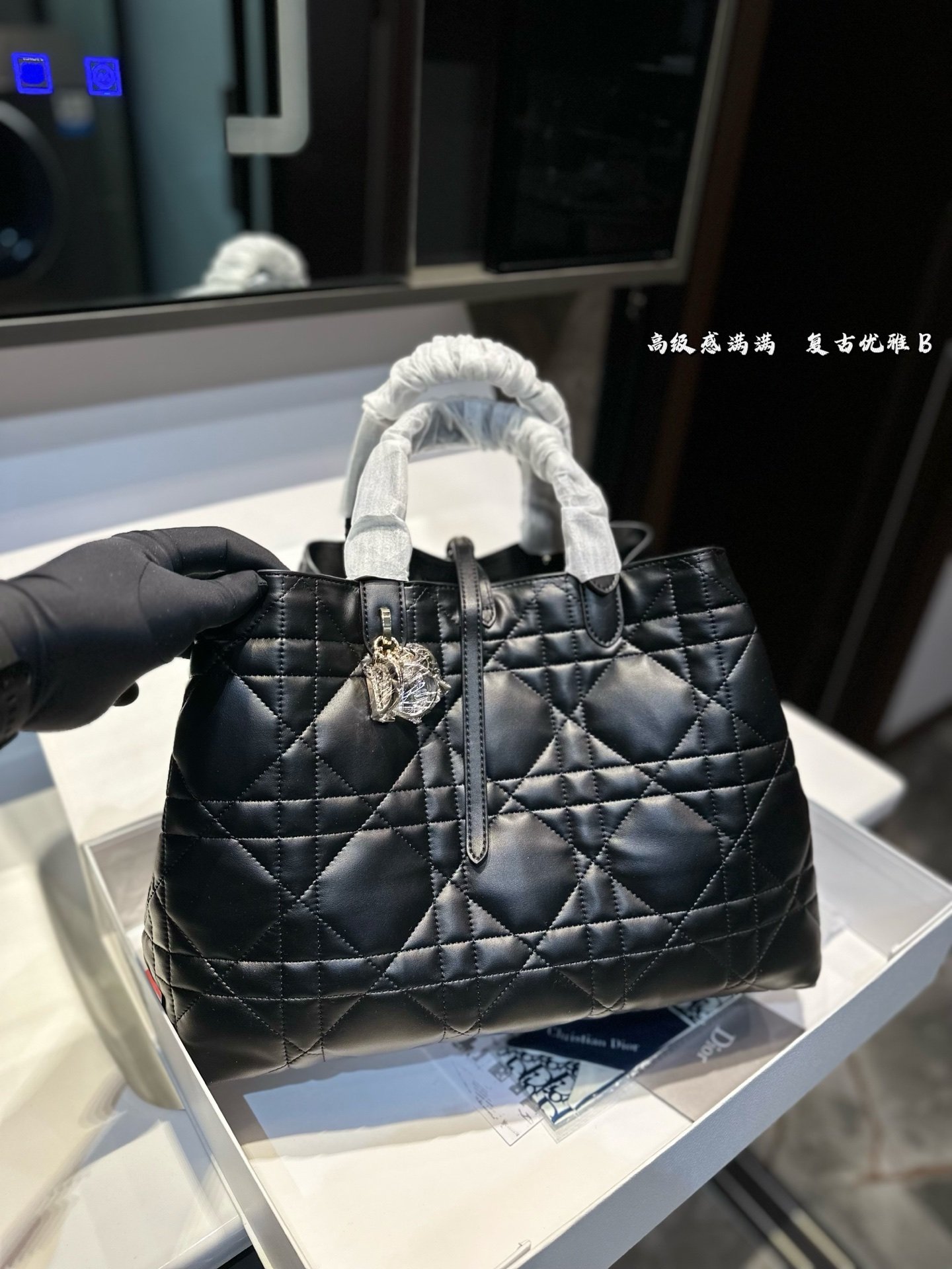 Handbag/Shoulder Bag Size 25*12*16cm