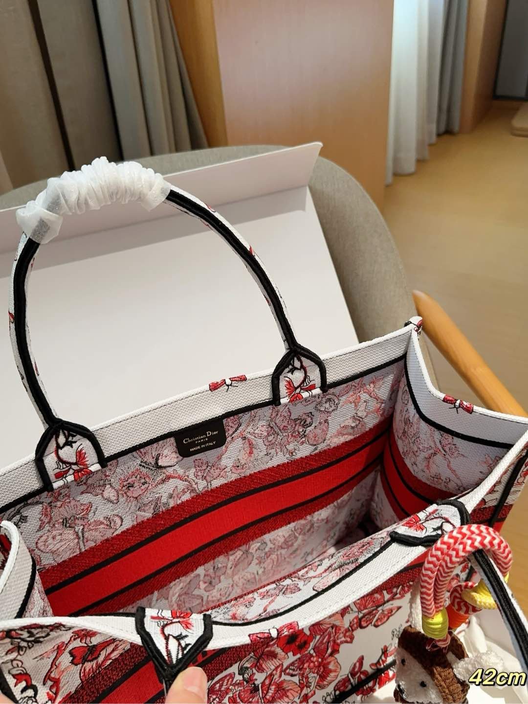 Handbag/Shoulder Bag Size 42x18x35cm
