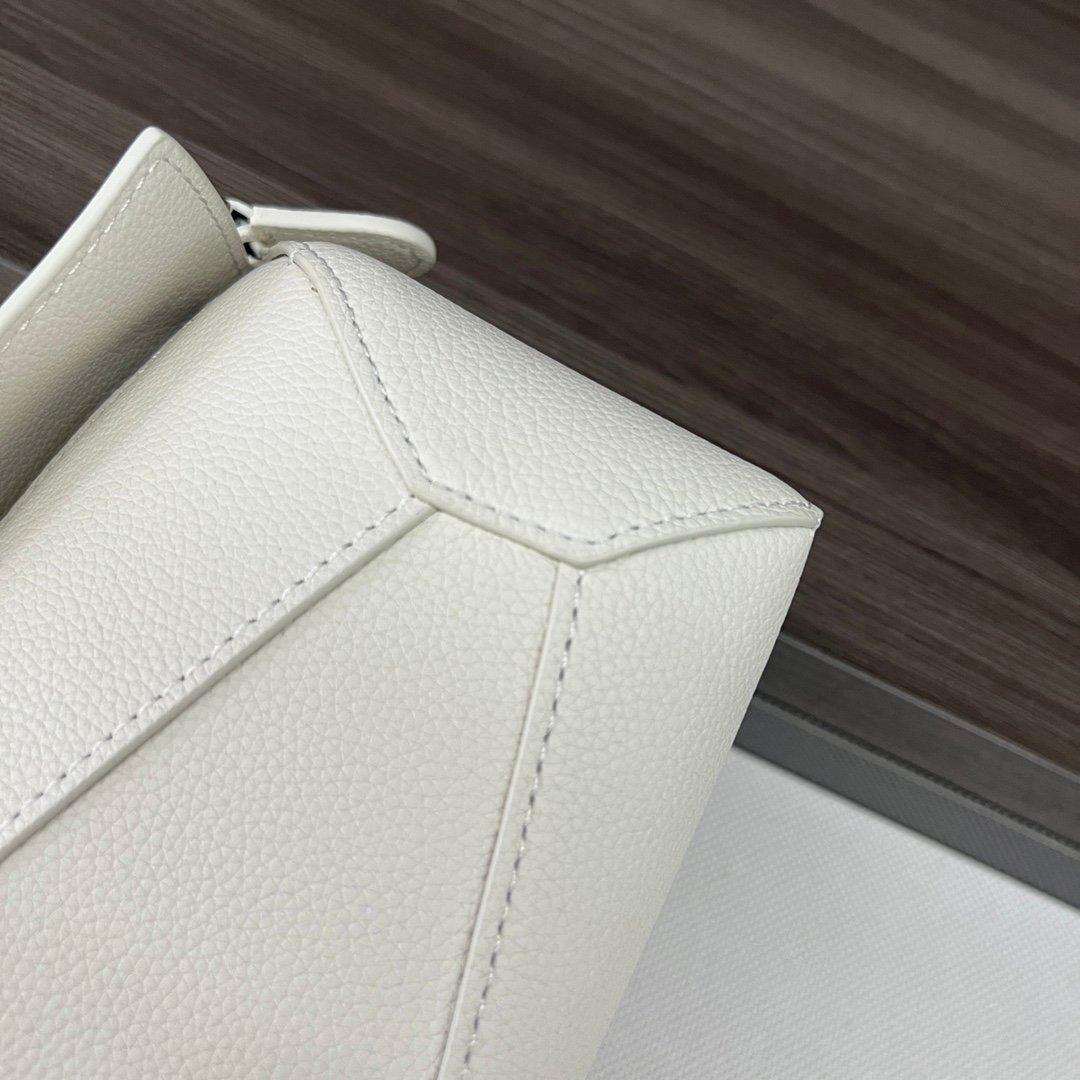 Handbag/Shoulder Bag Size 18*12.5*8CＭ