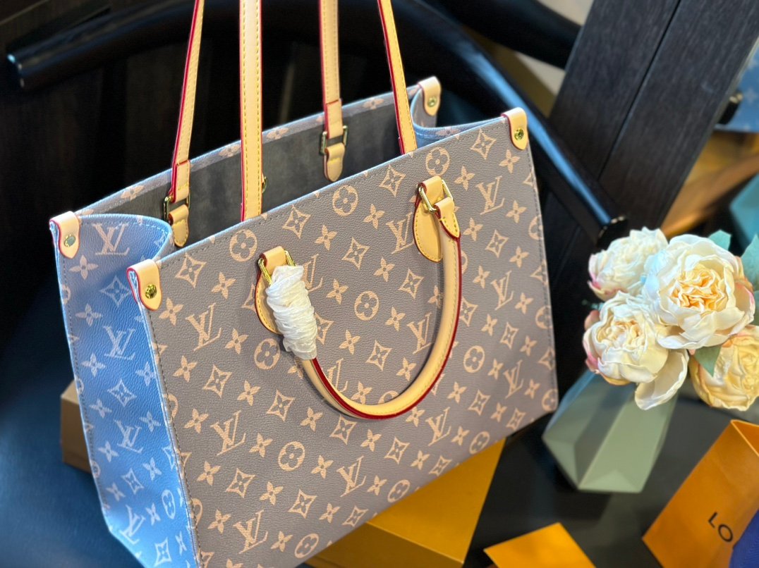 Medium Handbag Handbag Specification: 35*27*14
