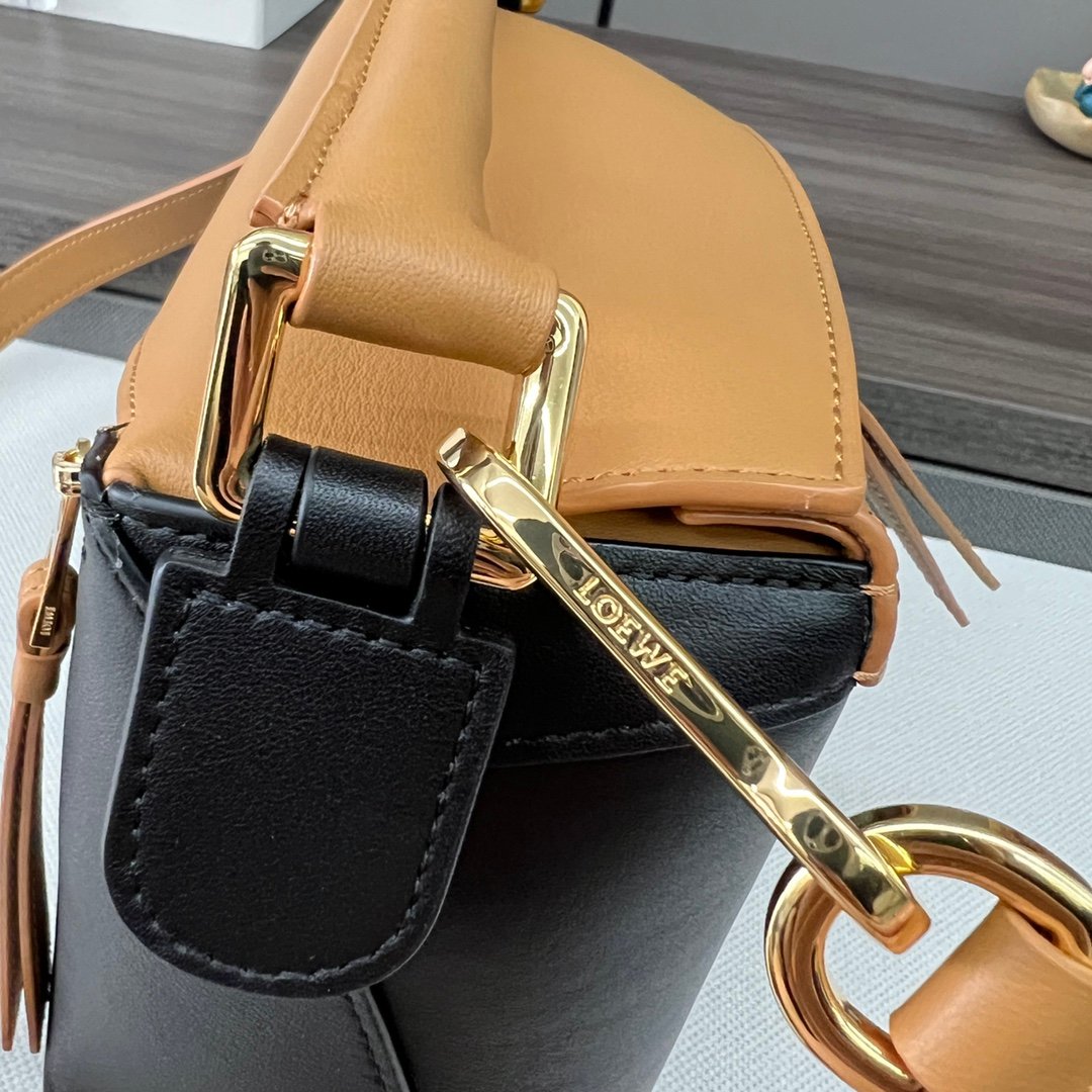 Handbag/Shoulder Bag Size 24*10.5*16CM