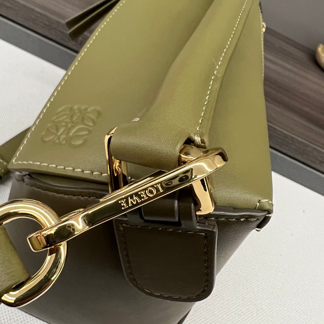 Handbag/Shoulder Bag Size 24*10.5*16CM