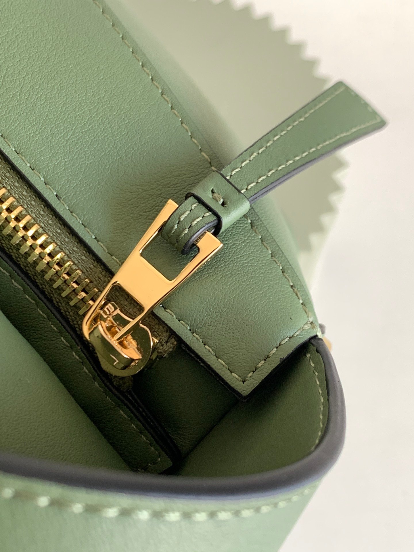 Handbag/Shoulder Bag Size 28.7*10.7*5.5cm