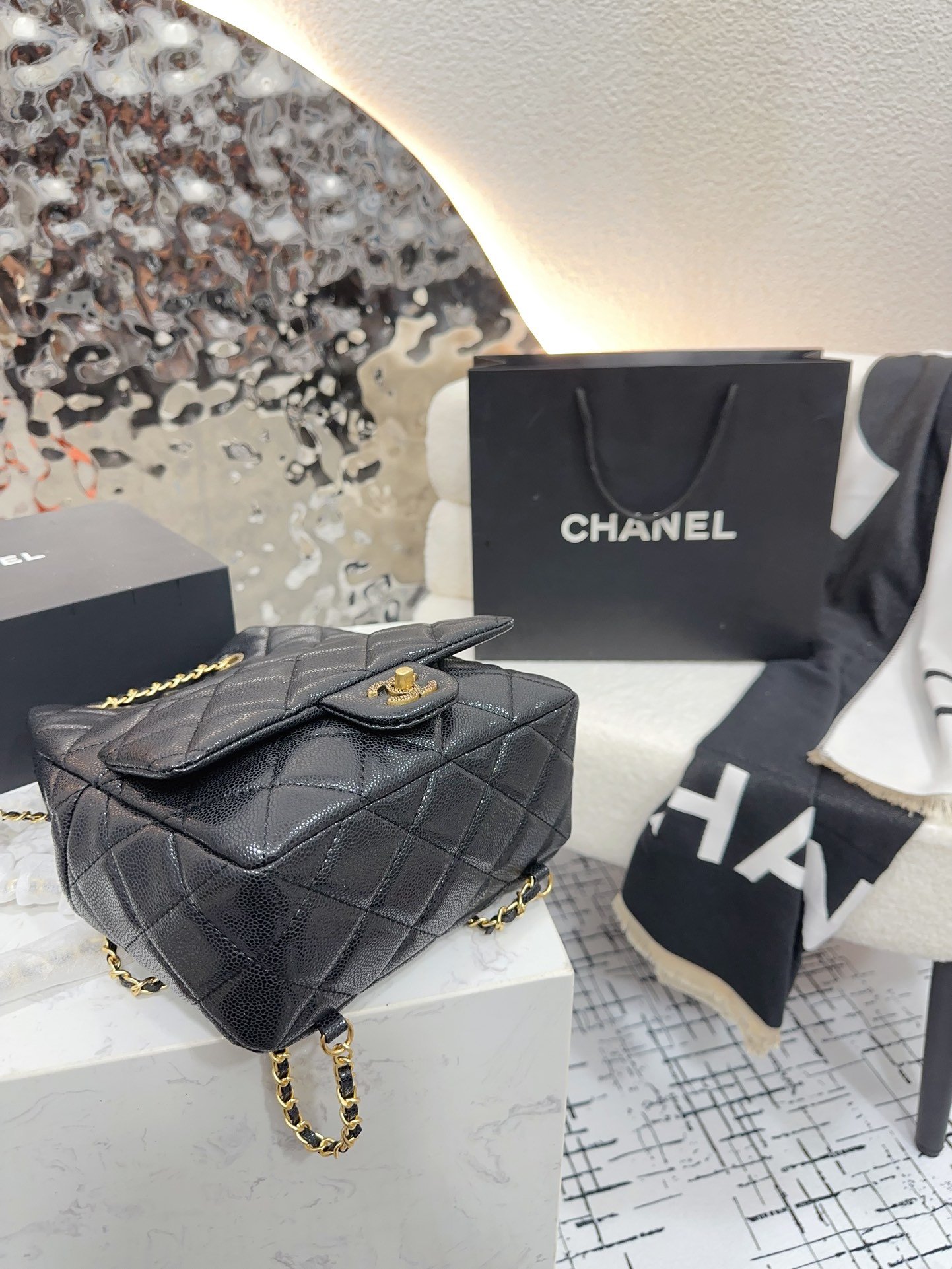 Handbag/Shoulder Bag Size  18*6*22cm