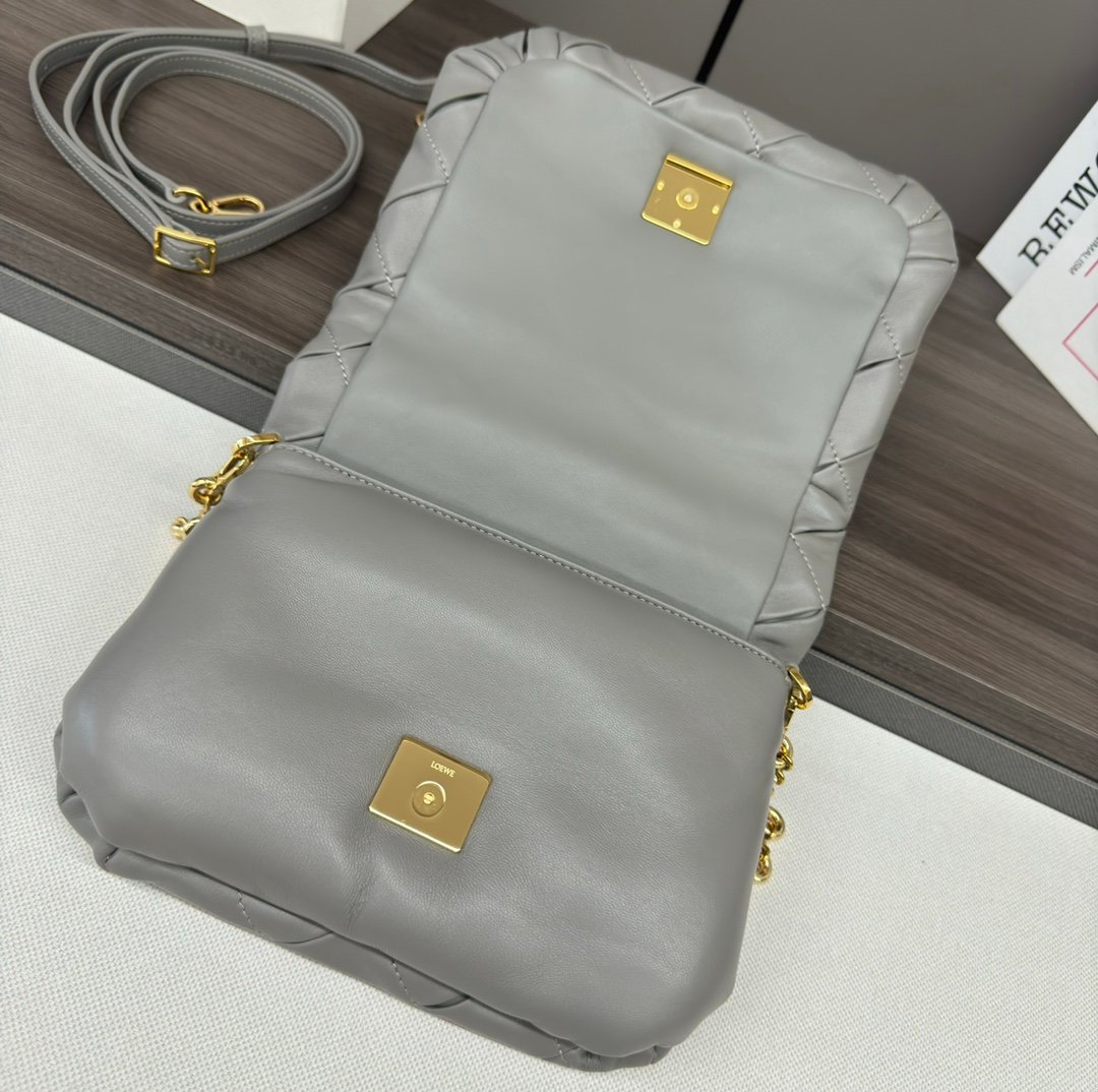 Handbag/Shoulder Bag Size 23*9*17cm
