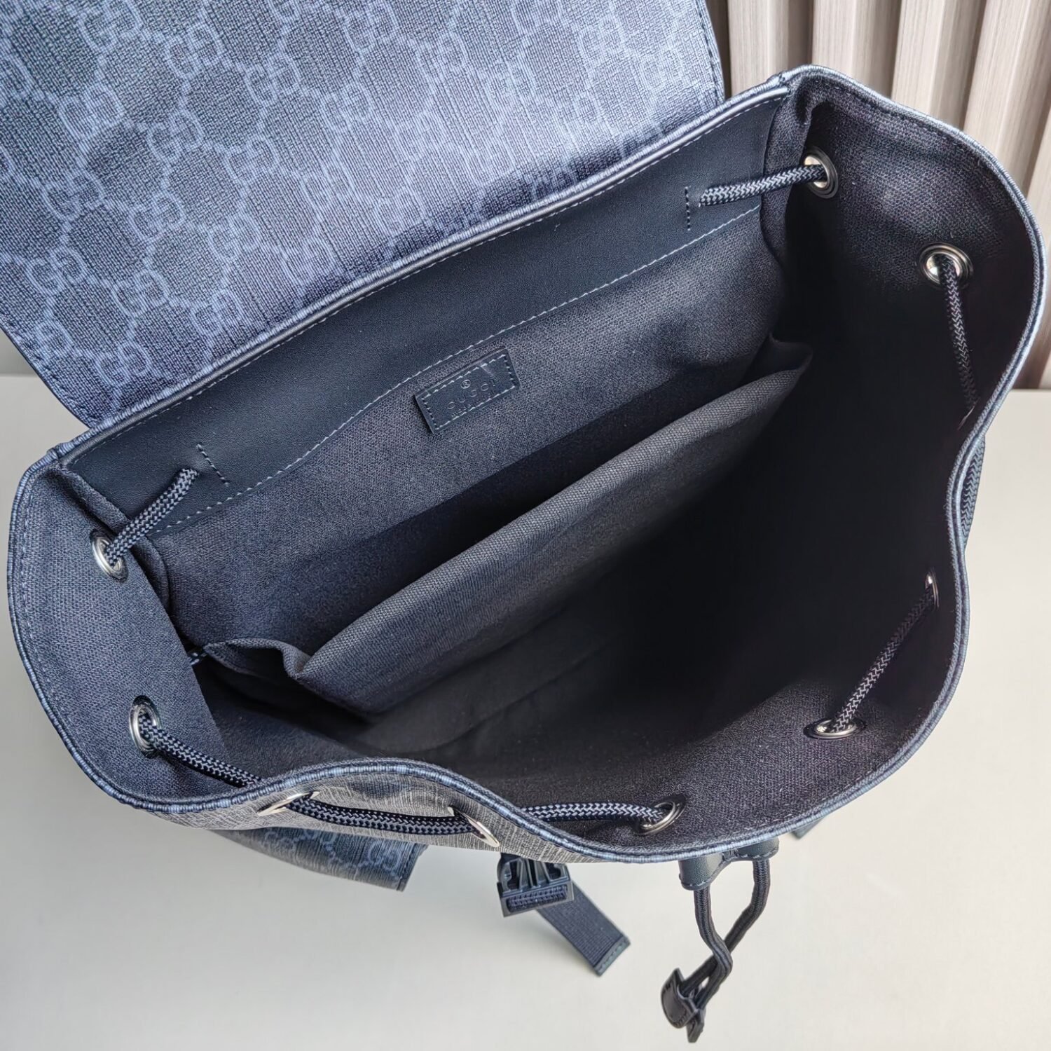 Handbag/Shoulder Bag Size  46x 35x 12