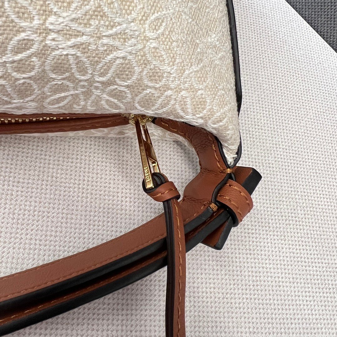 Handbag/Shoulder Bag Size21*17*12.5cm