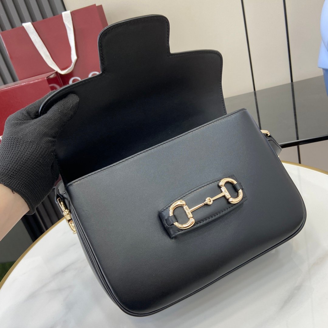 Handbag/Shoulder Bag Size  26x 17.5x 10