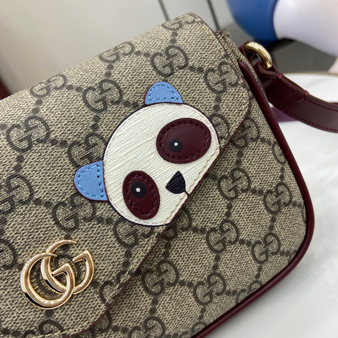 Handbag/Shoulder Bag Size  22x 13x 4cm