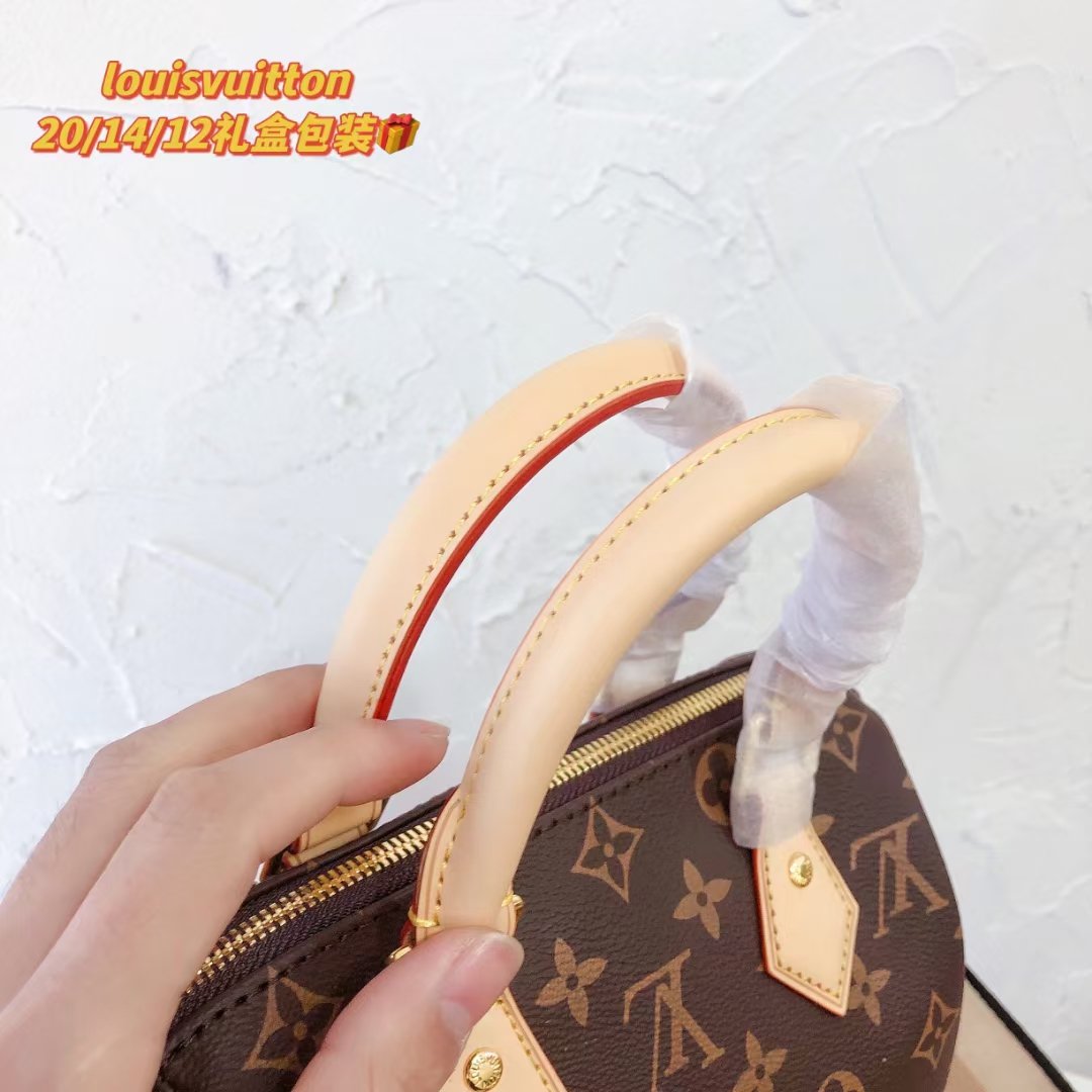 Handheld shoulder bag Specifications: 20*14*12cm