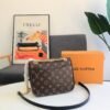 Reading flower chain cross-body bag Specification: 22*12*8cm