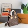 Reading Flower One-Shoulder Crossbody Handbag Specifications: 21.5*22*9cm
