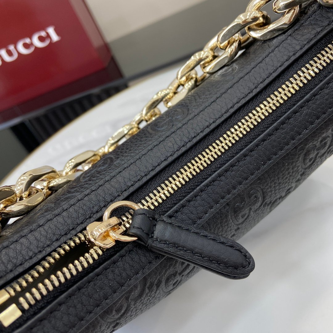 Handbag/Shoulder Bag Size  25.5x 20x 5cm