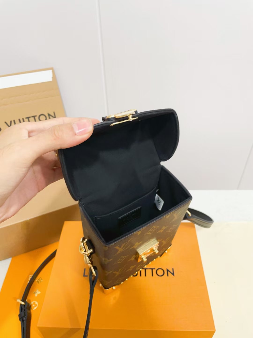 Handbag shoulder bag Specification: 13*18*7cm