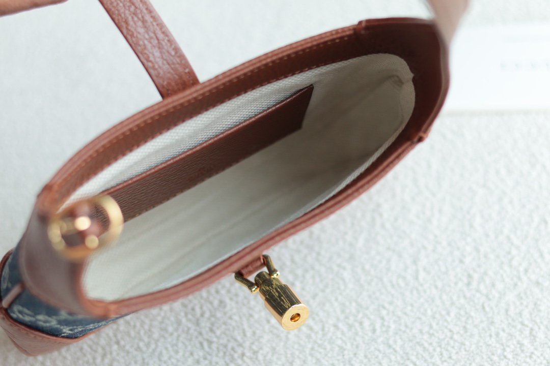 Handbag/Shoulder Bag Size  19*13*3