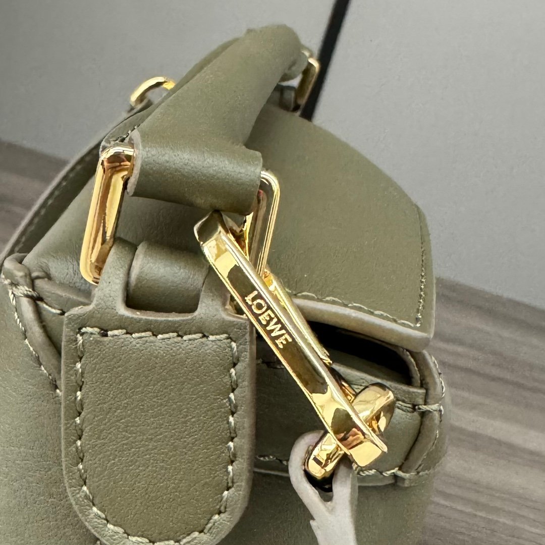 Handbag/Shoulder Bag Size 18*12.5*8CＭ