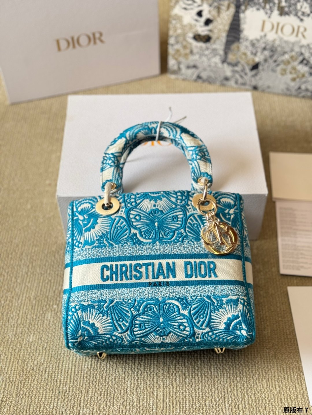 Handbag/Shoulder Bag Size 24x20x11cm