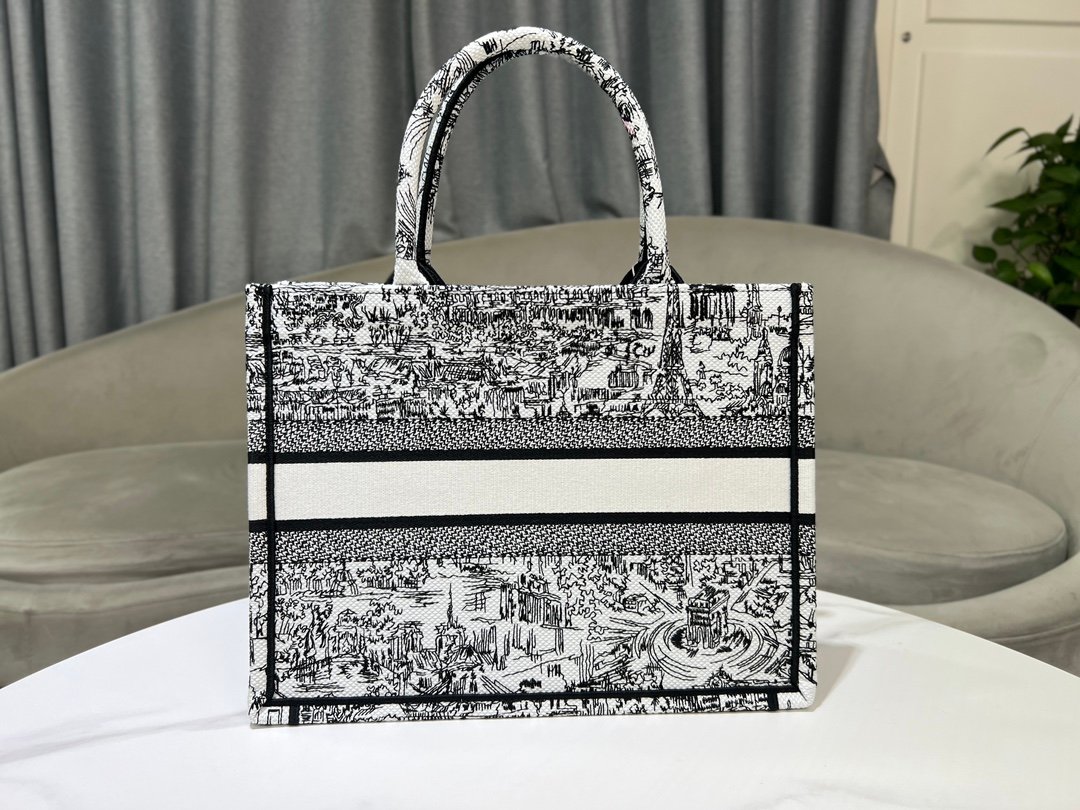 Handbag/Shoulder Bag Size 42x38x18cm