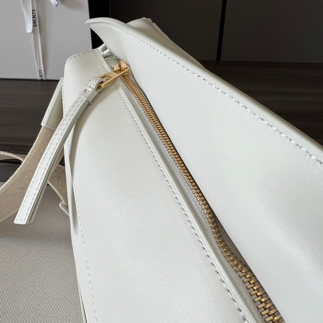 Handbag/Shoulder Bag Size 24*10.5*16CM