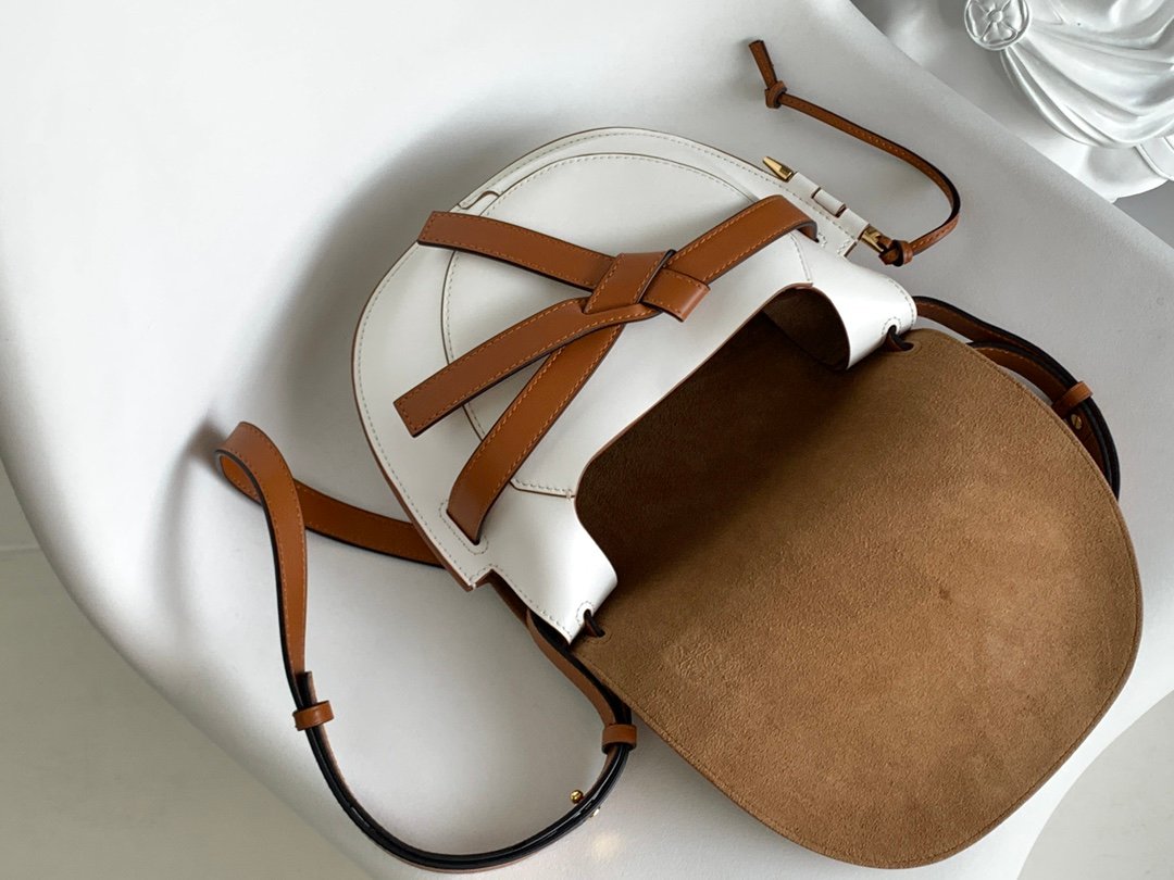 Handbag/Shoulder Bag Size 20*19*11.5 cm