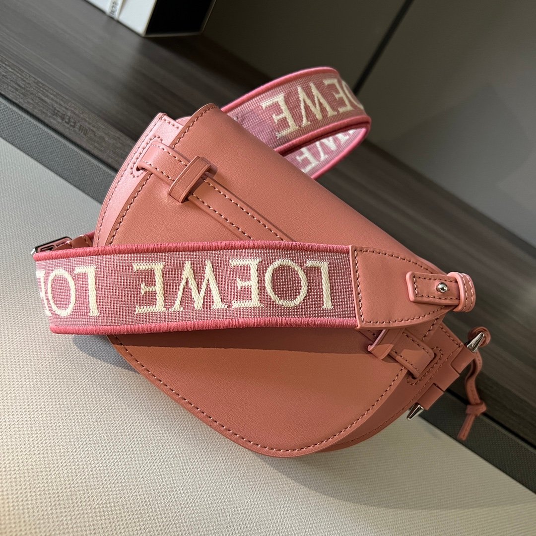 Handbag/Shoulder Bag Size 21x12.5x9.5cm