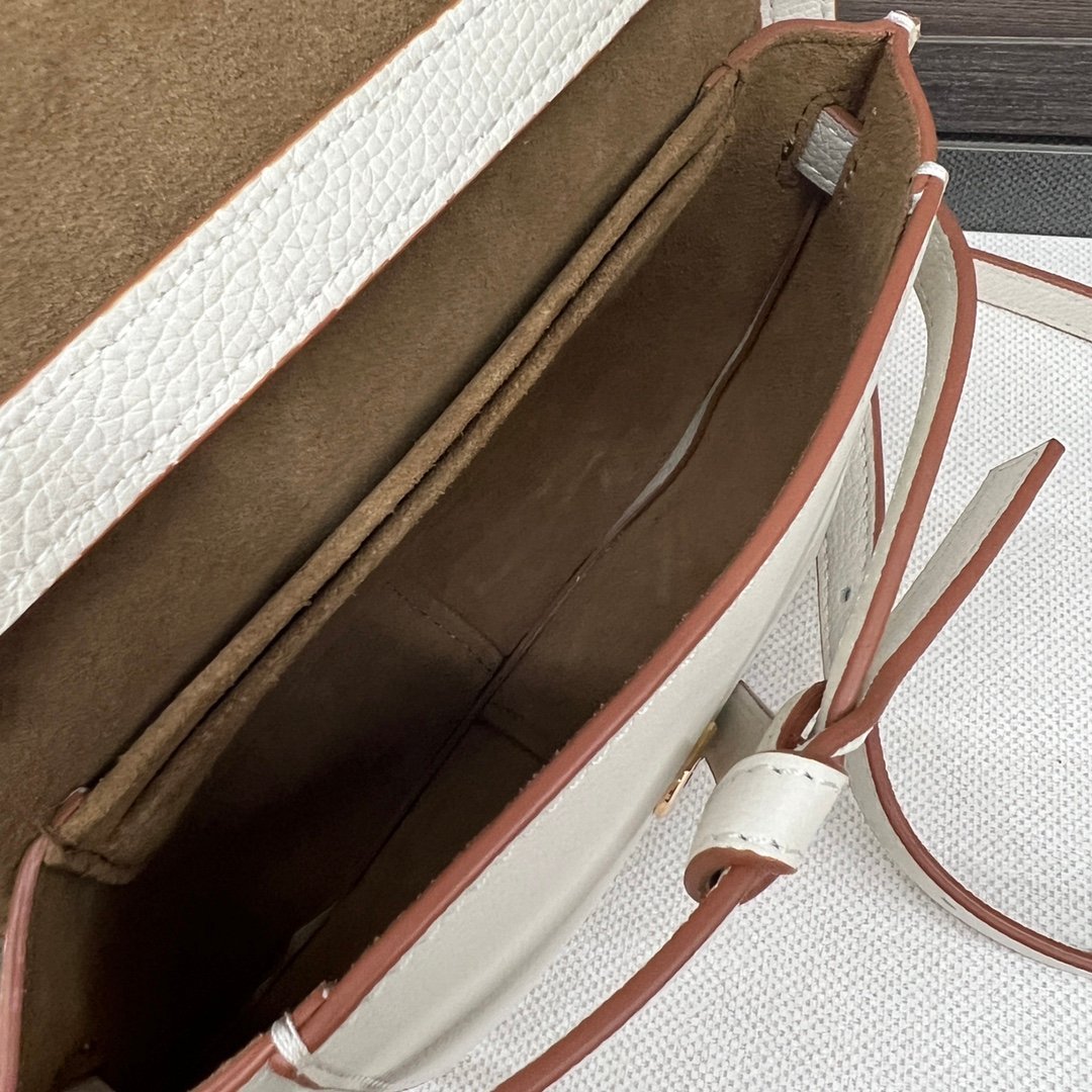 Handbag/Shoulder Bag Size 21x12.5x9.5cm