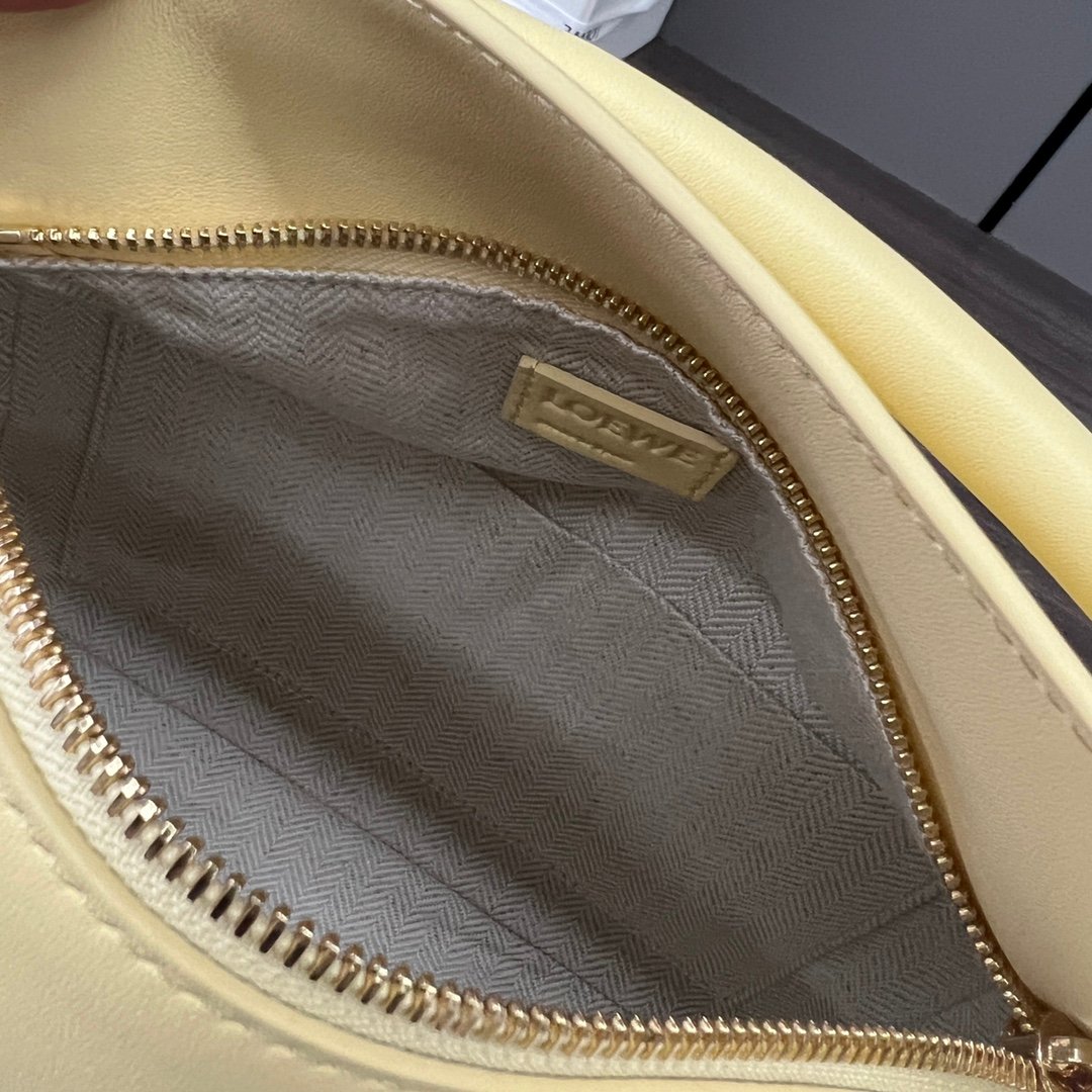 Handbag/Shoulder Bag Size 24*10.5*16CM