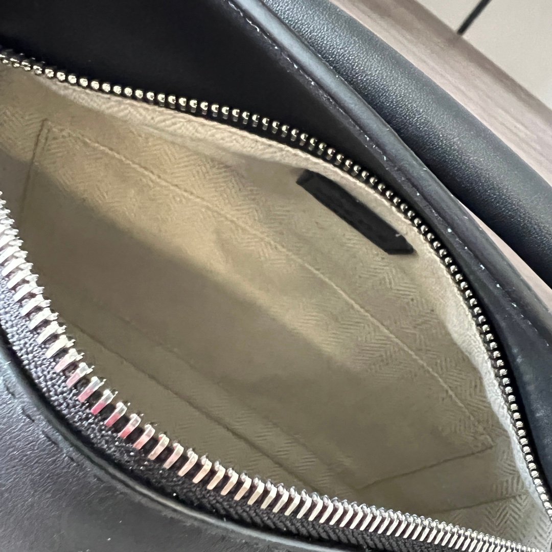Handbag/Shoulder Bag Size 24*10.5*16CM