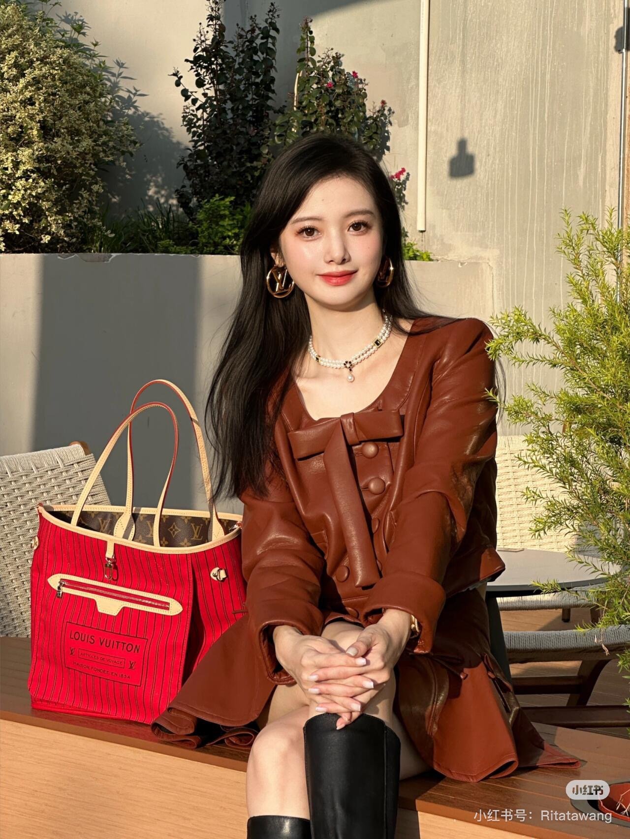 Reversible handbag Specifications: 32*29*17