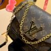 Messenger bag specification: 24*17*12