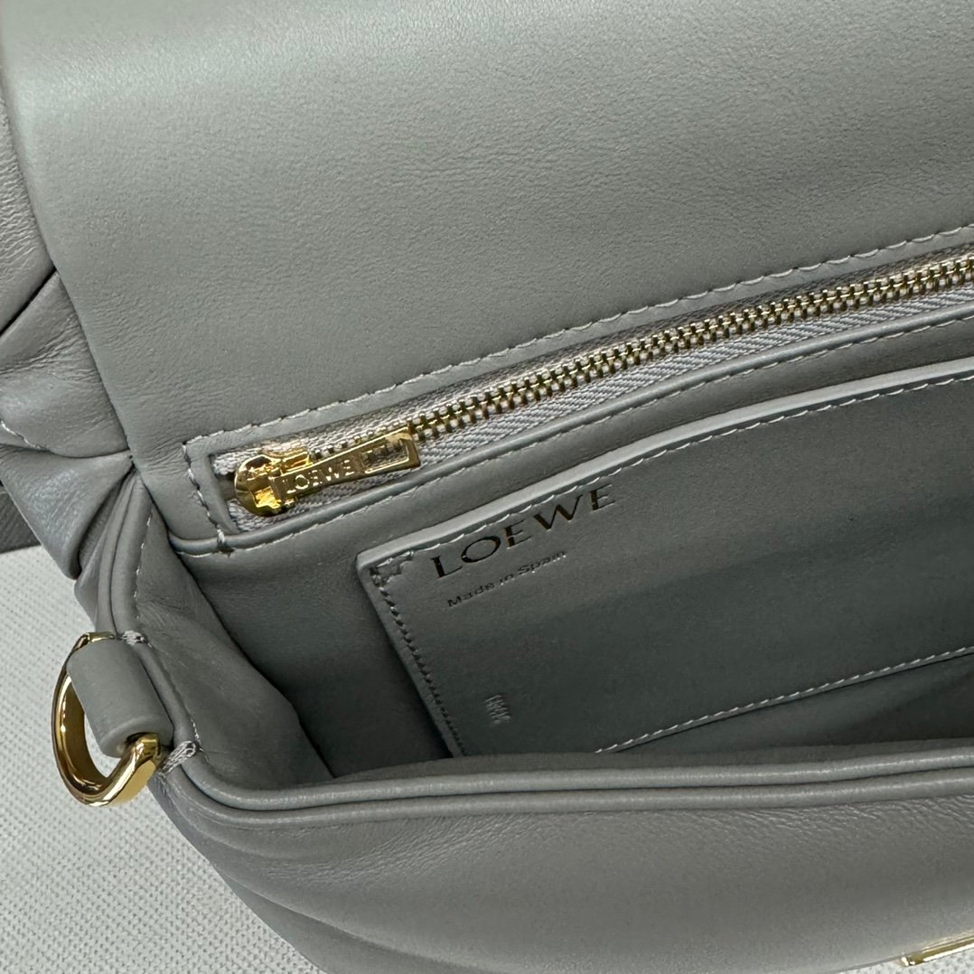 Handbag/Shoulder Bag Size 23*9*17cm